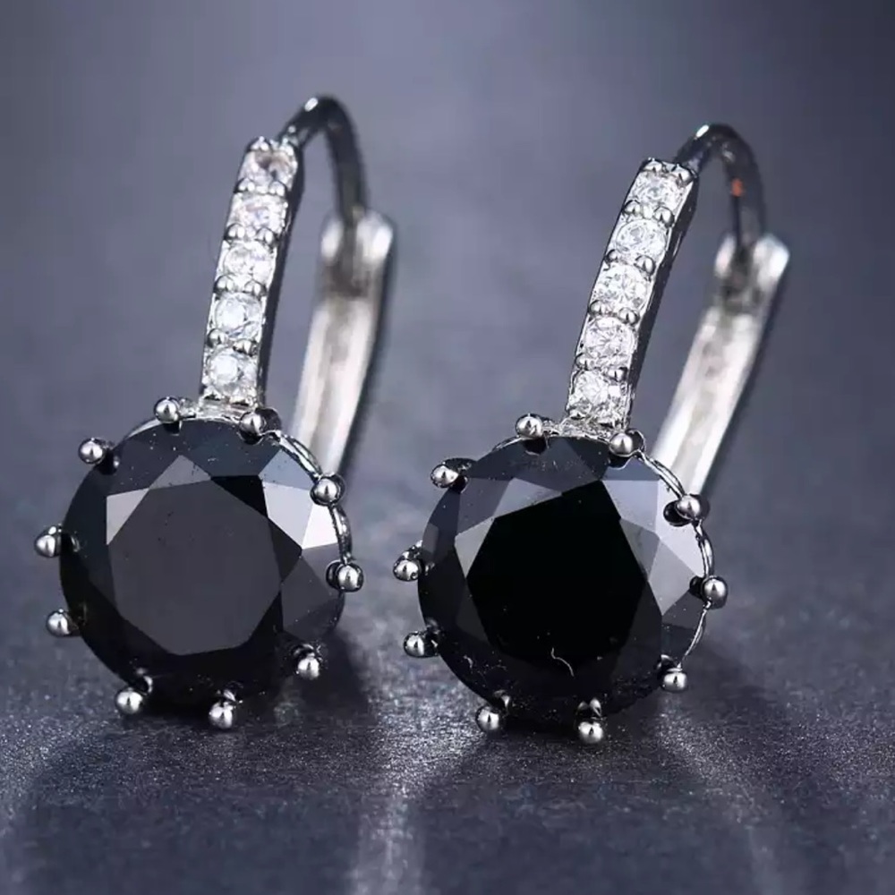 New Women’s 925 Silver Round Cut Sapphire Earrings - Picture 1 of 1